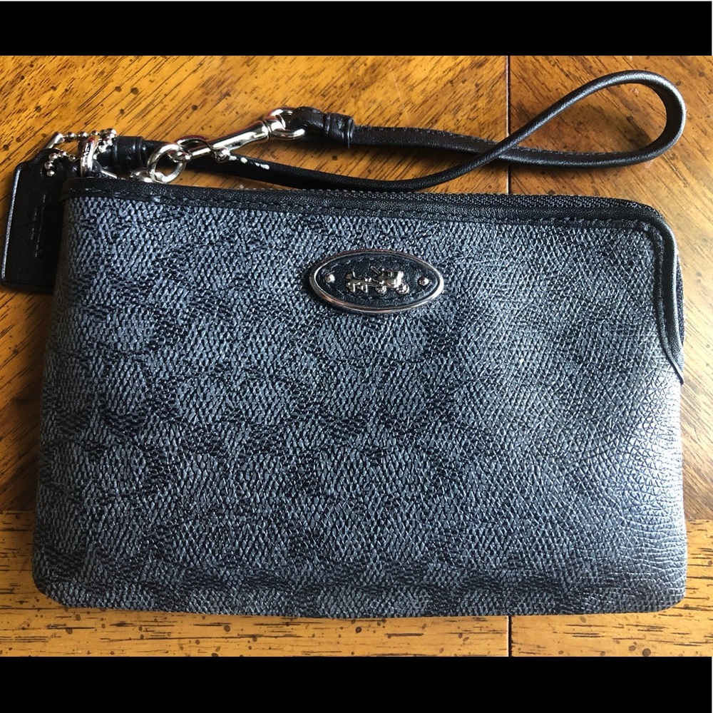 COACH Double Corner Zip Signature Wristlet